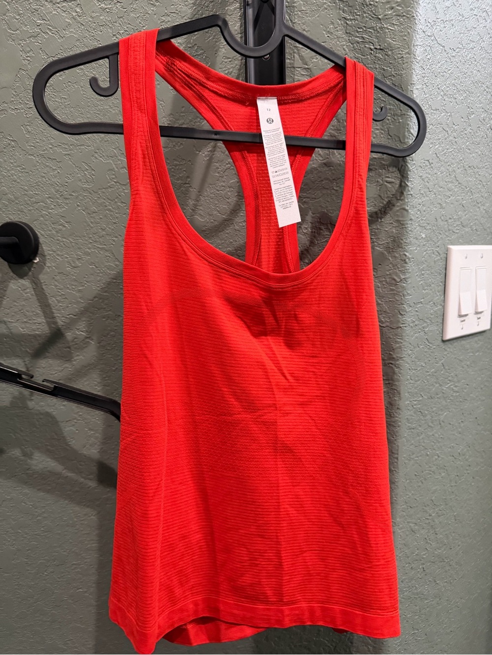 Lululemon swiftly tech scoop neck tank